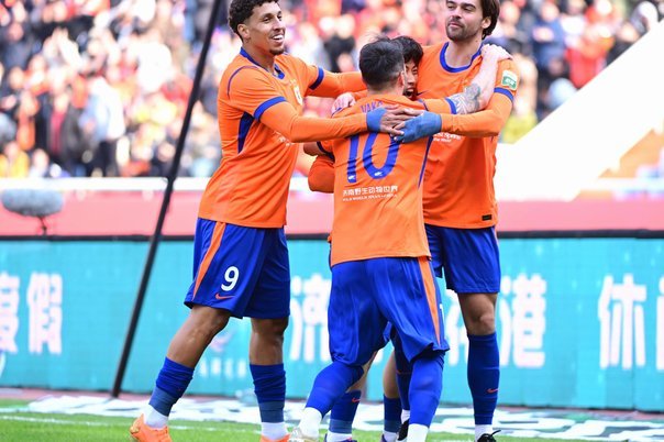 鲁媒：泰山前场三叉戟已证明无法共存，高薪使其已成包袱