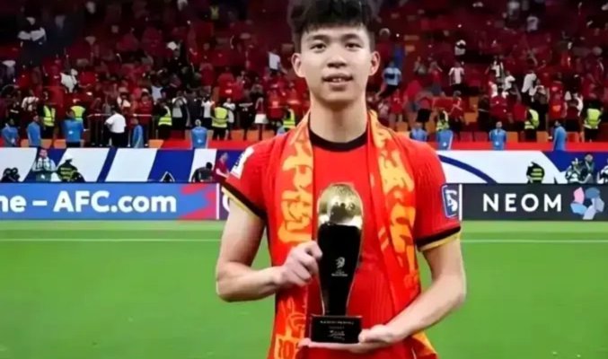 王钰栋：压力下的成长，年轻球员的职业反思