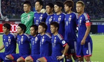 万项：我们和日本队不是一个人的差距，被压在本方半场踢