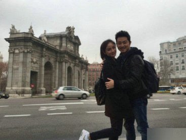 西班牙小鱼儿恭喜张林峒跨级入选U17国少，同时认为09流浪小将已经全面落后