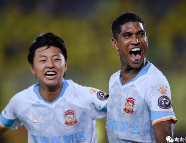 中超-彭欣力破门李苏达染红 青岛西海岸2-0青岛海牛