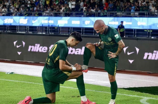 中超浙江 6-0 横扫玉昆，米特里策戴帽托利奇四助攻