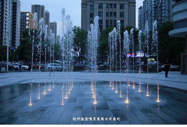 领先十八分反成包袱，蓉城连丢六冠点末轮定胜负